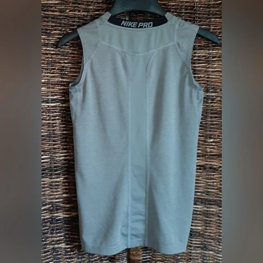 Nike Pro Tank Top Medium Gray Dri Fit Fitted Compression Athletic Workout Active